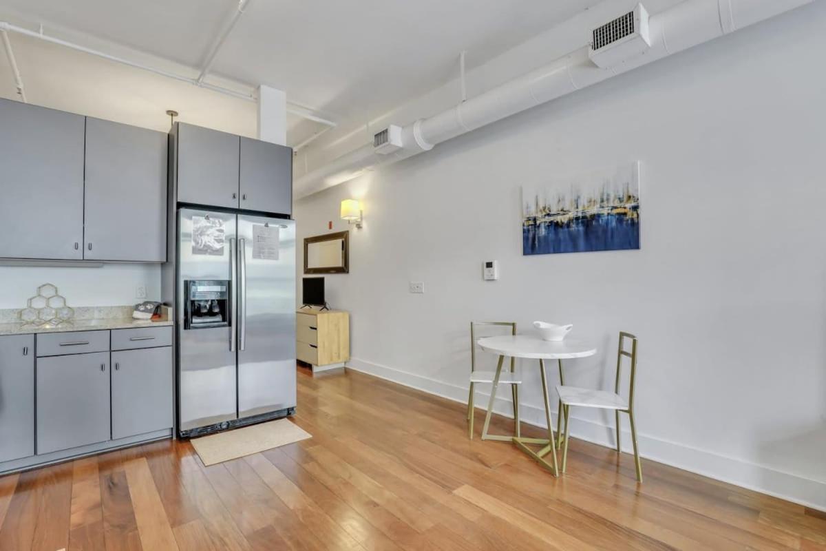 Lush Savannah Loft - Near Plant Riverside District Esterno foto